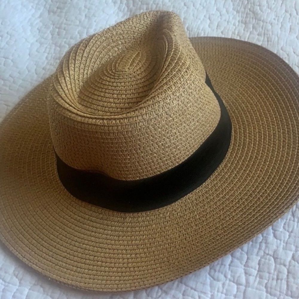 Straw summer hat - Picture 2 of 3